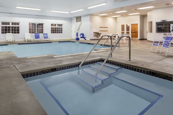 Indoor spa tub