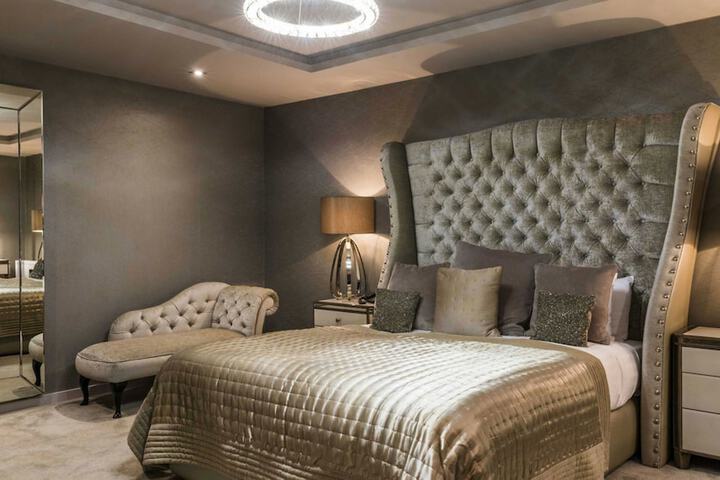Room 6 of 67