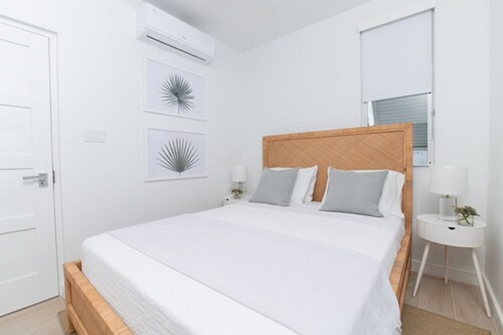Room 4 of 18