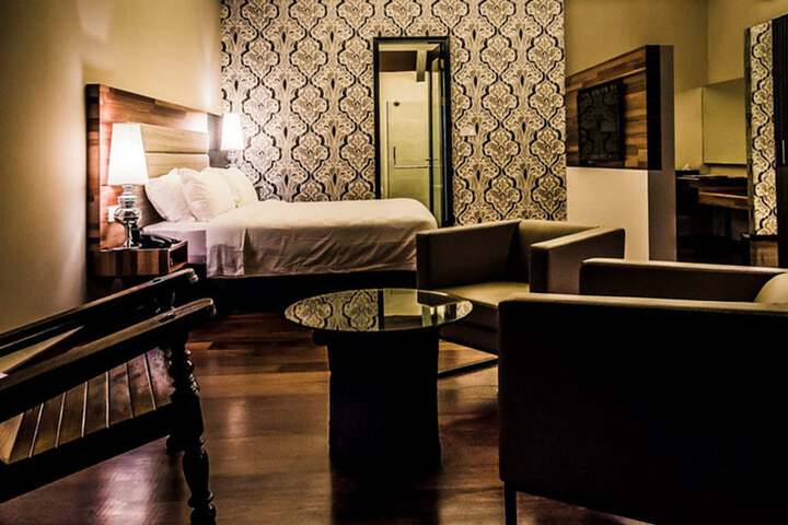 Room 7 of 73