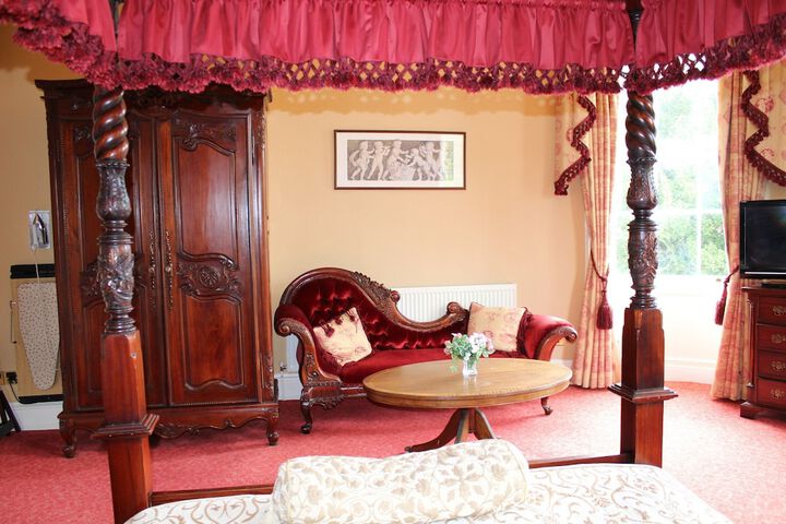 Room 35 of 74