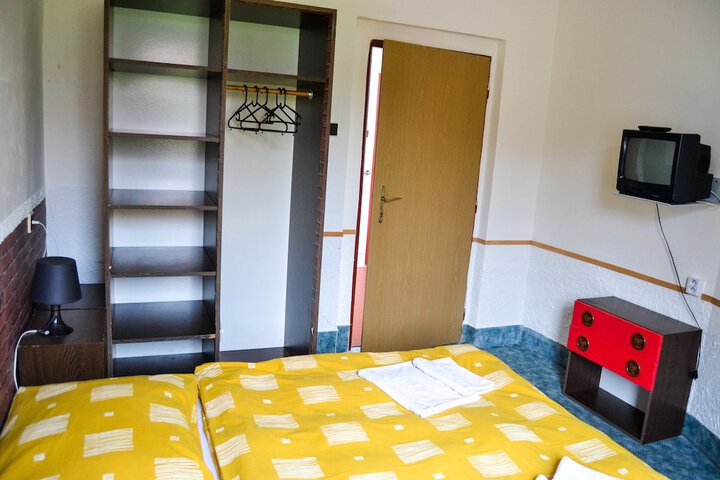 Room 37 of 77
