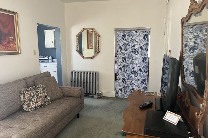 Room 83 of 96