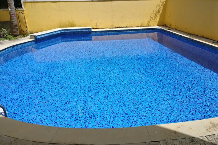 Pool 24 of 37