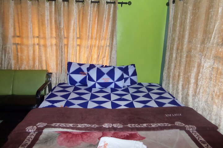 Room 9 of 42