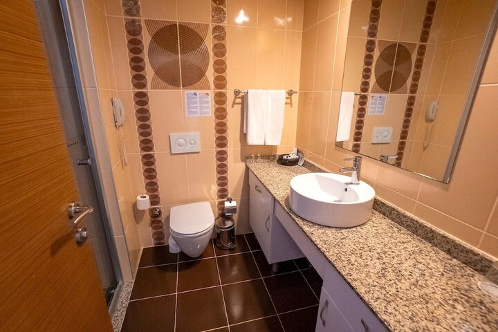 Room 40 of 172