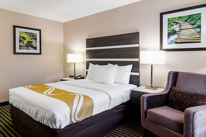 1 Double Bed Efficiency Accessible (9 of 22)