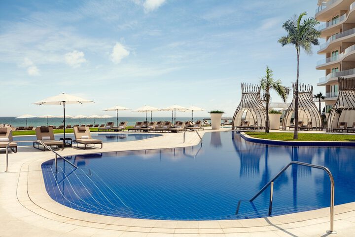 Pool 60 of 140