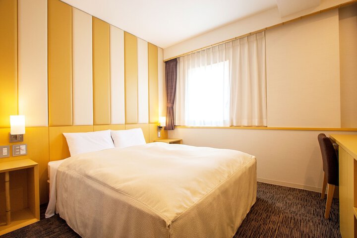 Room 14 of 37