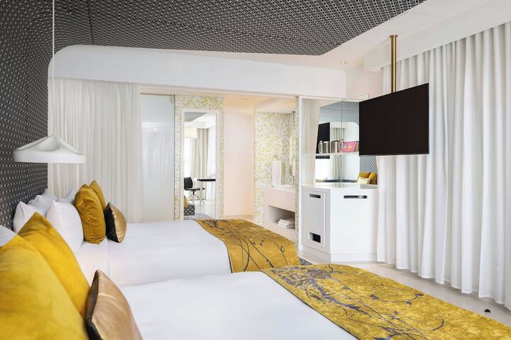 Room 26 of 145