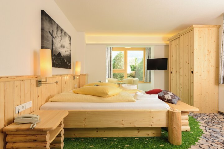 Room 4 of 30