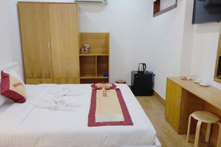 Room 27 of 49
