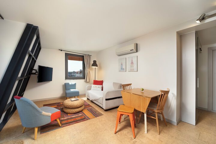 Room 54 of 148