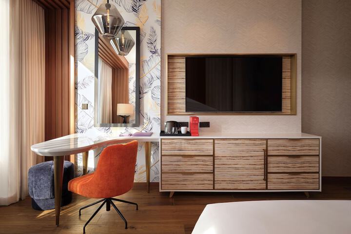 Room 18 of 203
