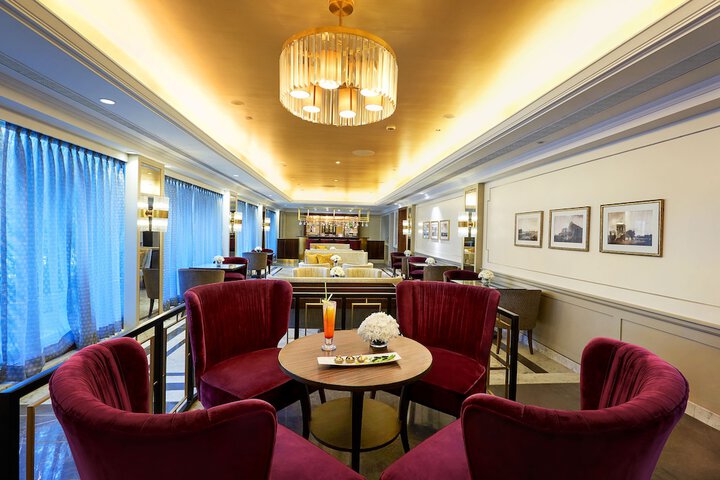 Lounge 56 of 65