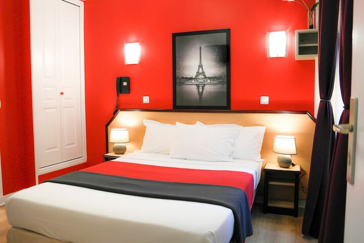Room 8 of 40