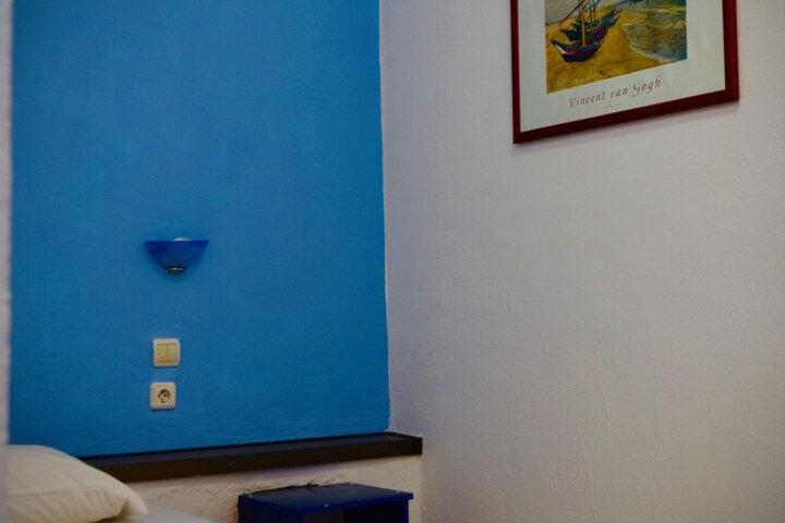 Room 8 of 28