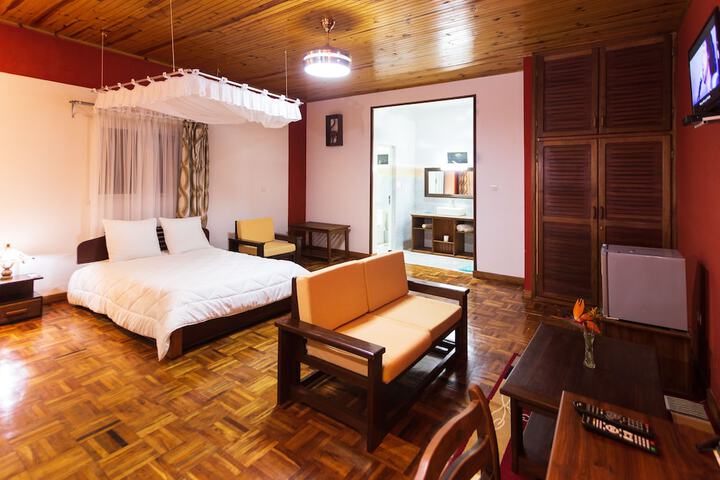Room 2 of 43