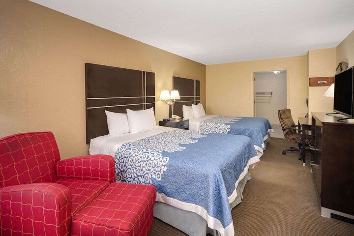 Room 12 of 15