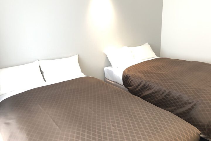 Room 6 of 31