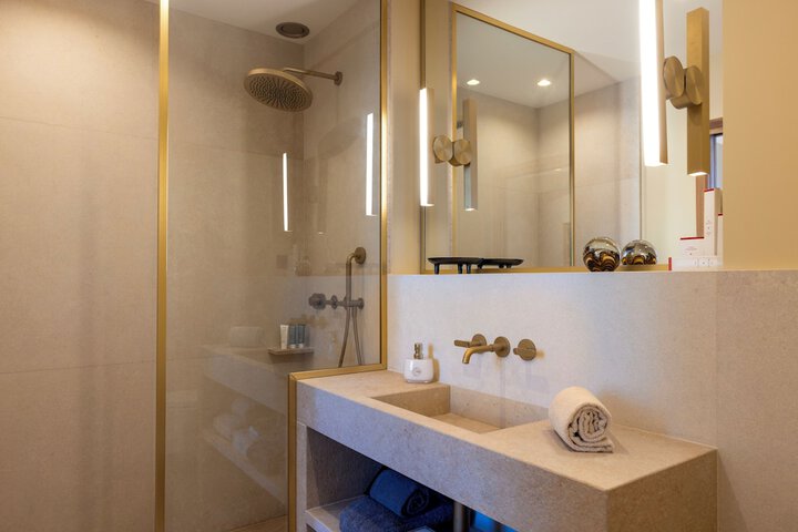 Room 5 of 23
