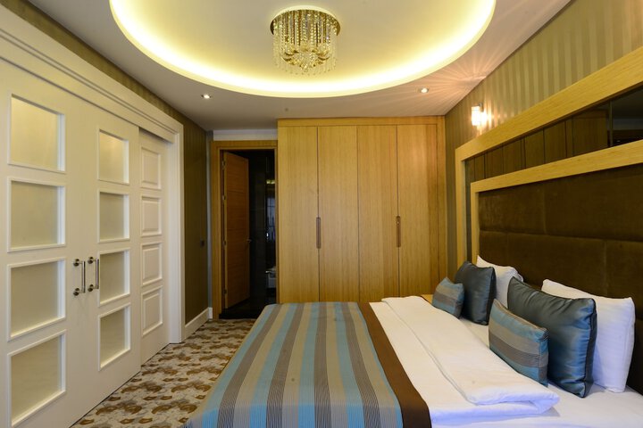 Room 10 of 43