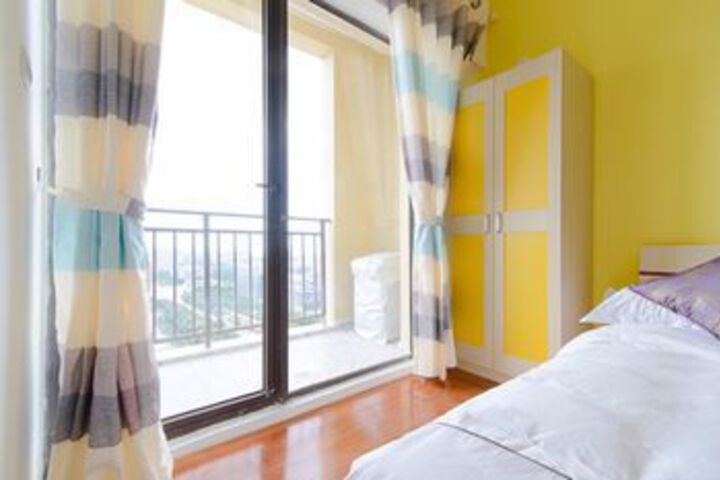 Room 16 of 36