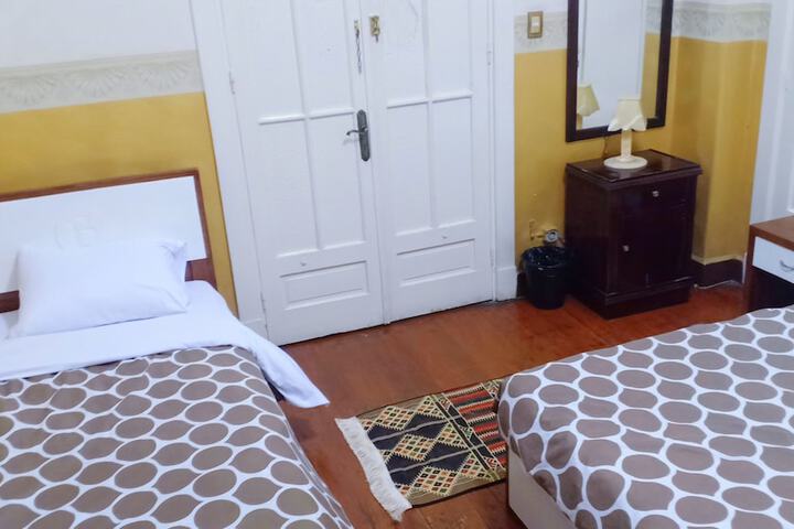 Room 16 of 38