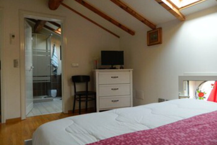 Room 16 of 22