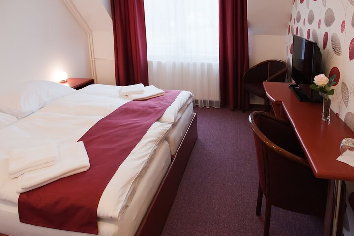 Room 15 of 113