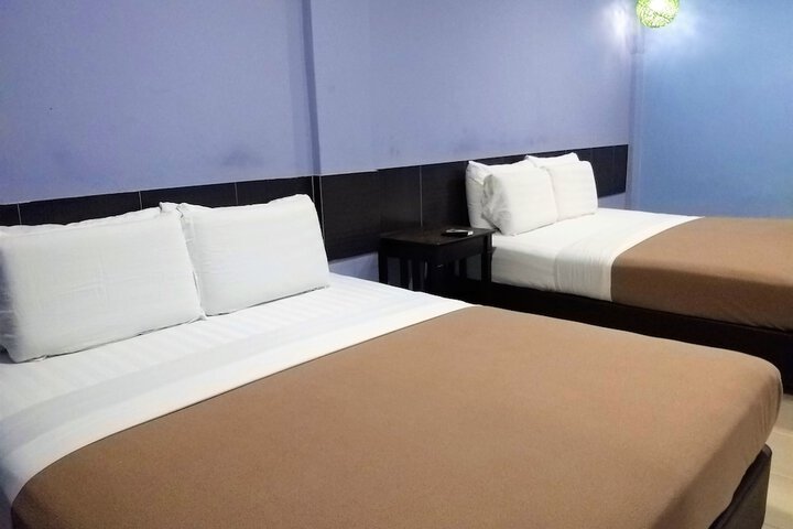Room 13 of 36