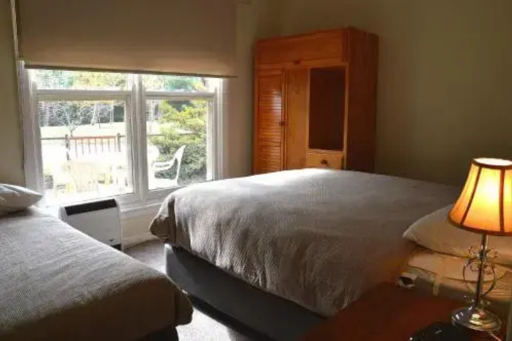 Room 3 of 9
