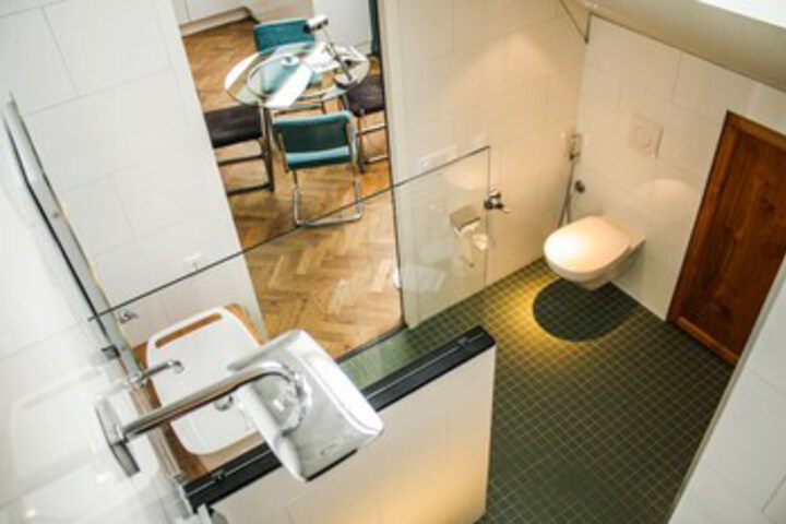 Room 5 of 21