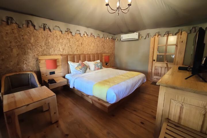 Room 5 of 37