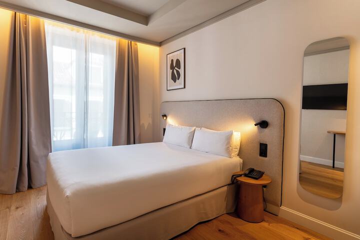 Room 14 of 94