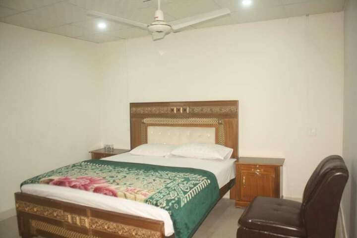Room 8 of 18