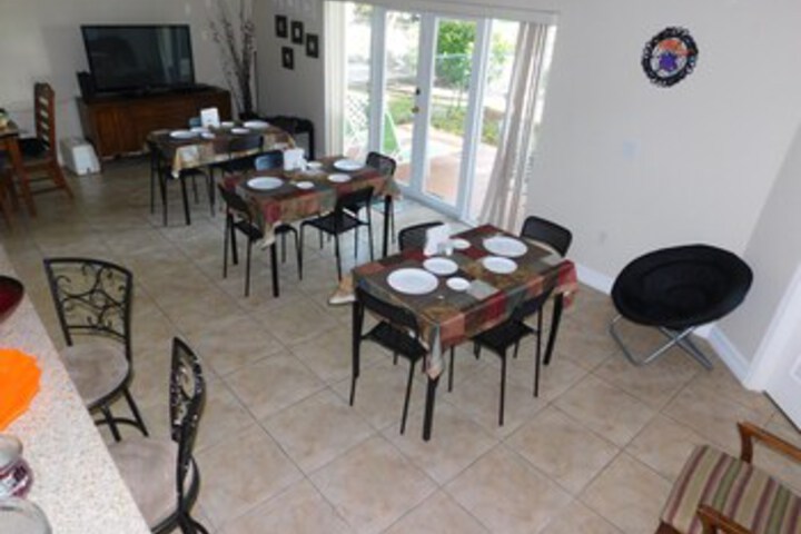 Breakfast/Coffee Service 8 of 28