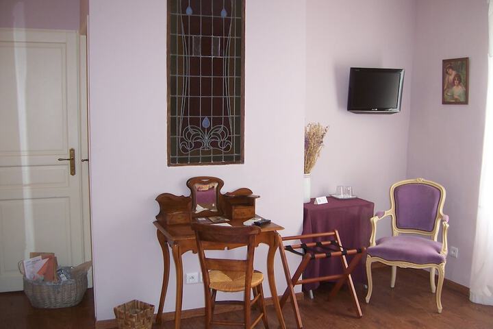 Room 10 of 110