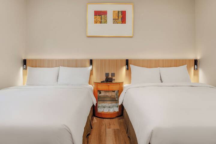 Room 40 of 69