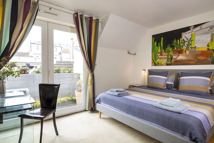 Room 10 of 76