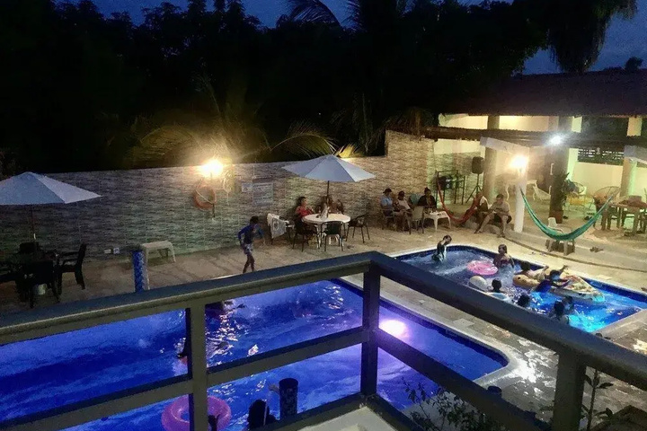 Pool 9 of 15