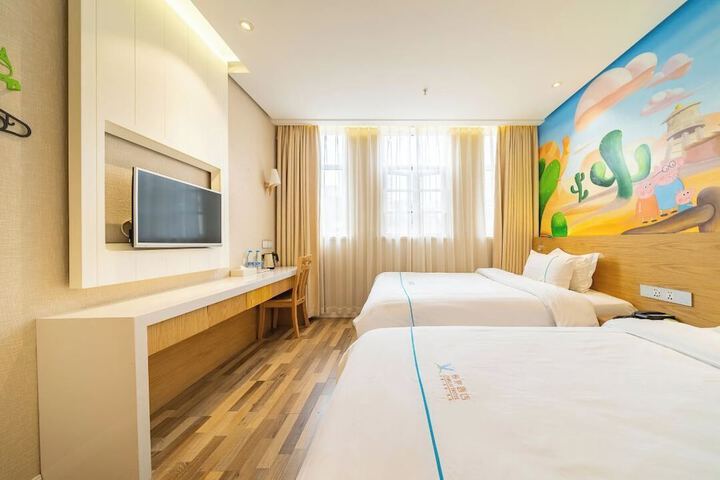 Room 17 of 48