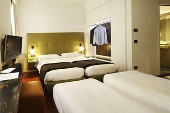 Room 18 of 29