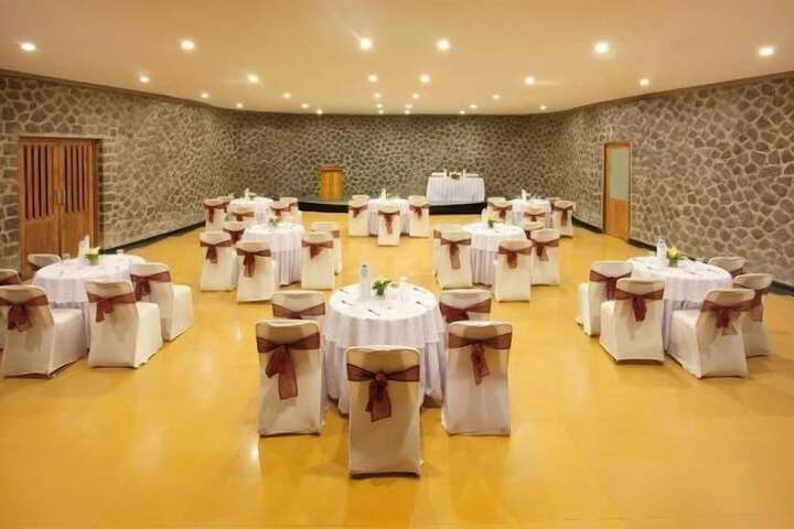 Ballroom/Hall 40 of 51