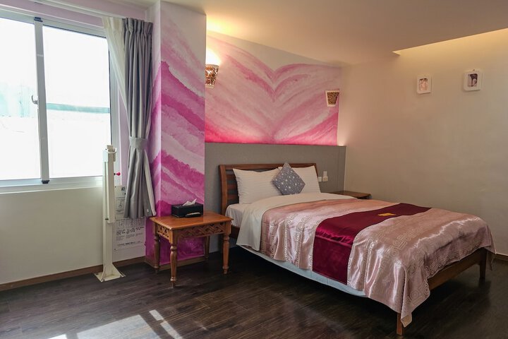 Room 32 of 81