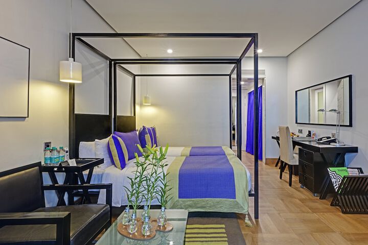 Room 21 of 60