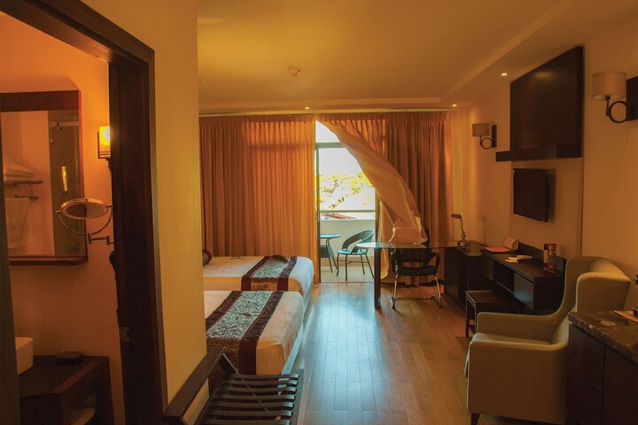 Room 12 of 87