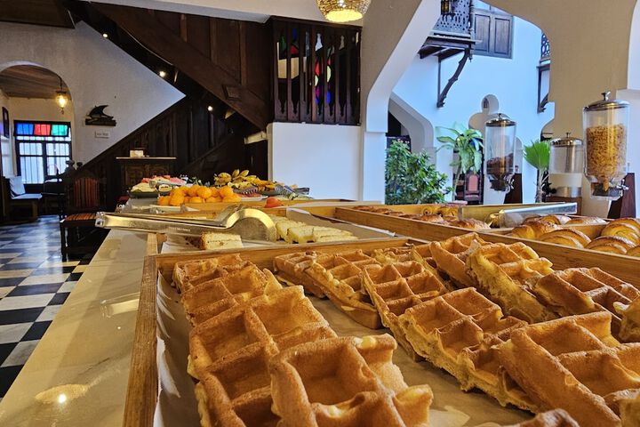 Breakfast/Coffee Service 105 of 127