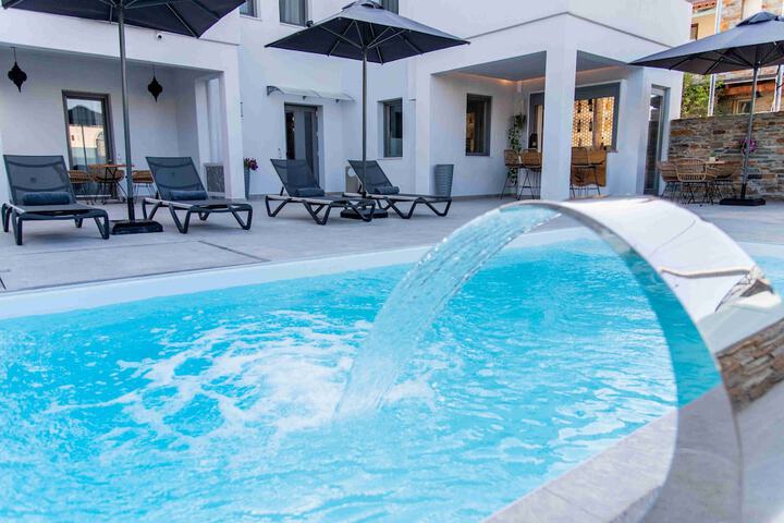 Pool 15 of 16