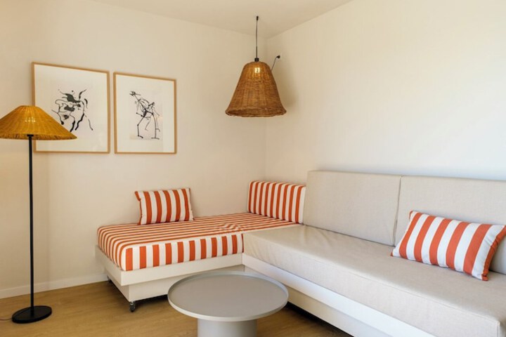 Room 45 of 98